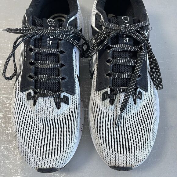 Nike Womens Size 7.5 Air Zoom Pegasus 40 Black White Running Shoes Sneakers - Picture 5 of 15